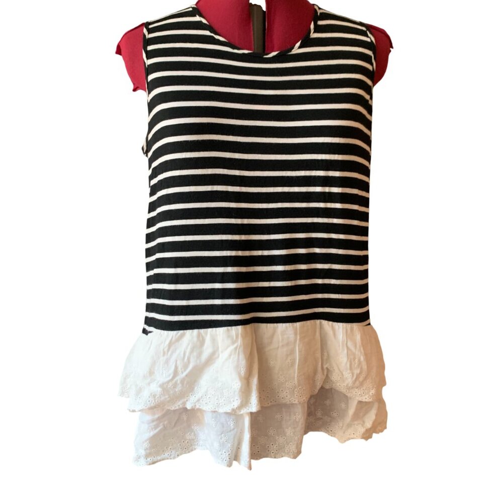 PEBBLE AND STONE  Sleeveless stripes b&W Camisoles delicate ruffled lace medium